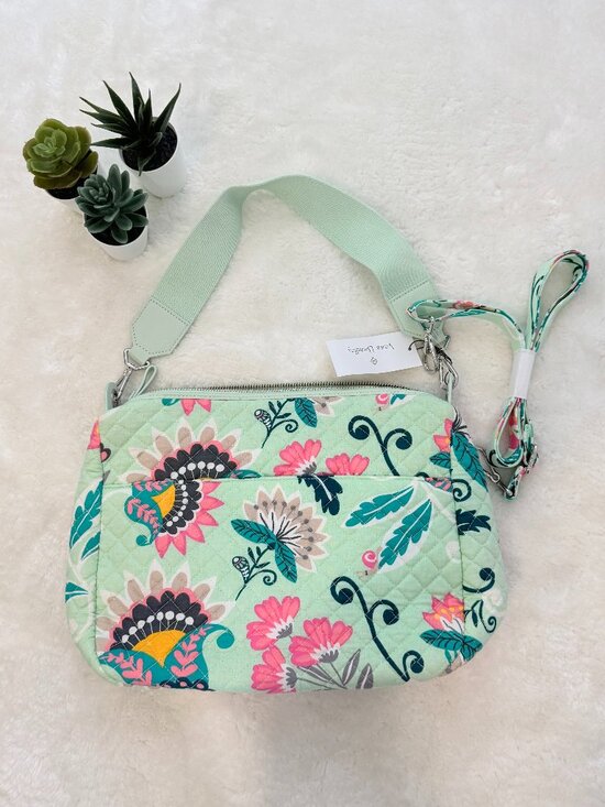 Vera Bradley Handbags - NWT Vera Bradley Floral Quilted Convertible Crossbody Shoulder Bag Mint Green